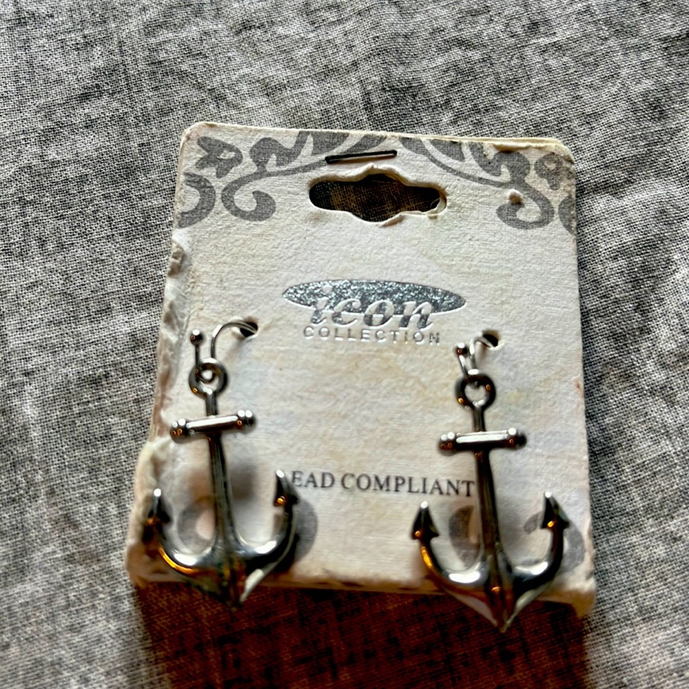 Brand new Anchor Earings